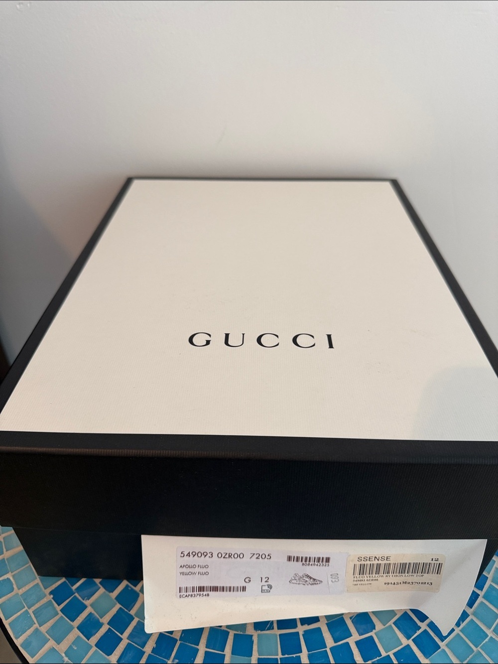 New Gucci Neon Yellow Leather Rhyton Sneakers - Picture 9 of 9